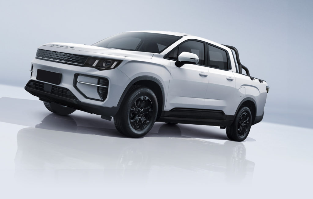 V Česku prodávaný pick-up Radar dostal hybridní verzi, slibuje dojezd přes 1000 km 2